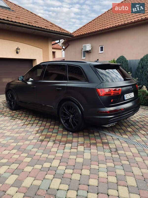 Внедорожник / Кроссовер Audi SQ7 2017 в Мукачево