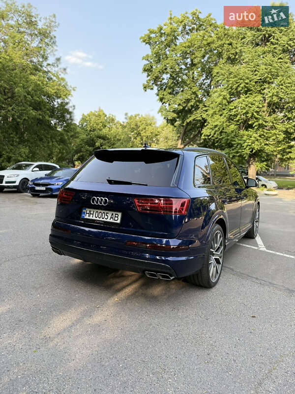 Позашляховик / Кросовер Audi SQ7 2018 в Дніпрі