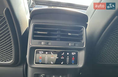 Внедорожник / Кроссовер Audi SQ7 2024 в 