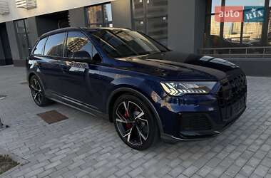 Внедорожник / Кроссовер Audi SQ7 2022 в 