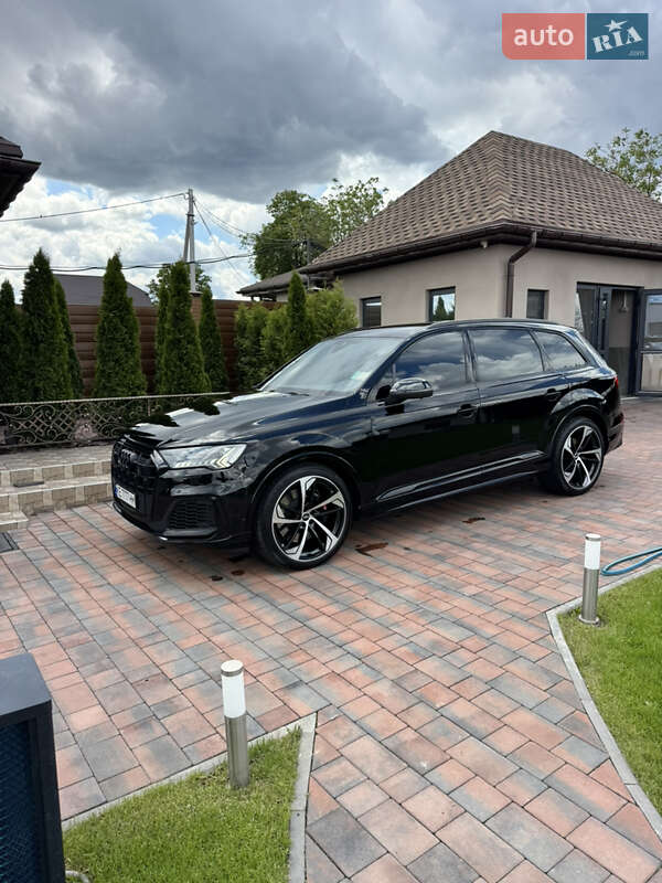 Внедорожник / Кроссовер Audi SQ7 2021 в 