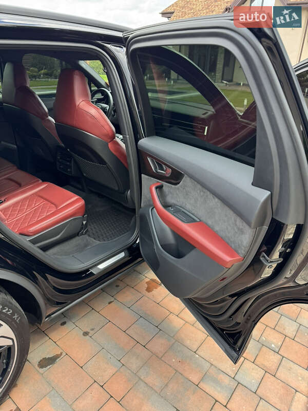 Внедорожник / Кроссовер Audi SQ7 2021 в Кривом Роге фото 16 Внедорожник / Кроссовер Audi SQ7 2021 в Кривом Роге