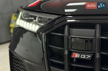 Внедорожник / Кроссовер Audi SQ7 2021 в 