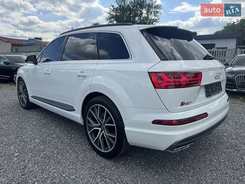 Внедорожник / Кроссовер Audi SQ7 2017 в Тернополе