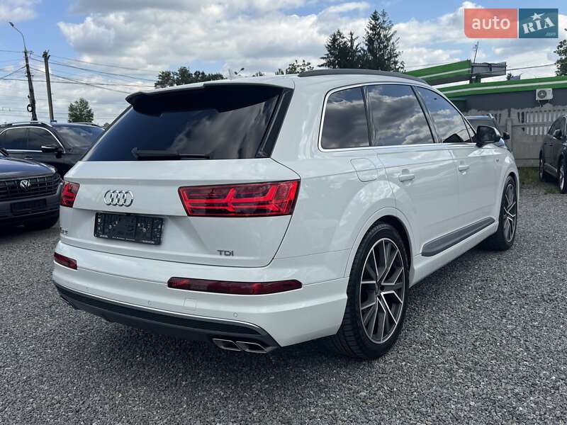 Внедорожник / Кроссовер Audi SQ7 2017 в Тернополе