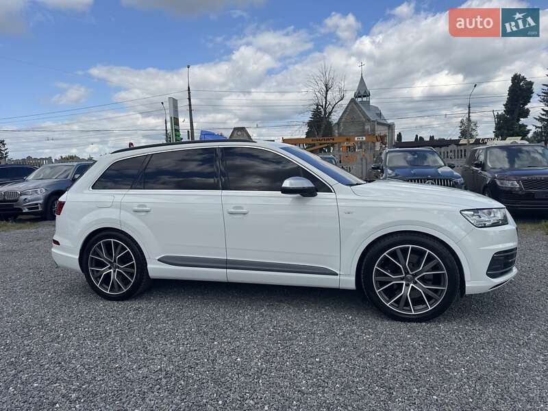 Внедорожник / Кроссовер Audi SQ7 2017 в Тернополе
