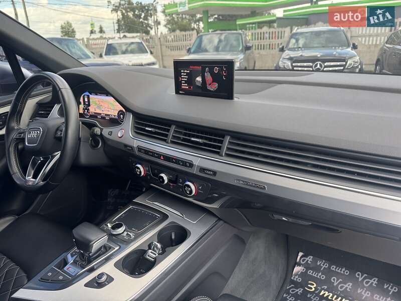 Внедорожник / Кроссовер Audi SQ7 2017 в Тернополе