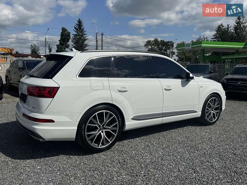Внедорожник / Кроссовер Audi SQ7 2017 в Тернополе