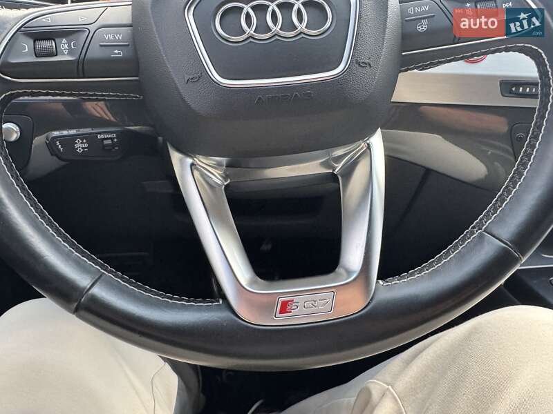 Внедорожник / Кроссовер Audi SQ7 2017 в Тернополе