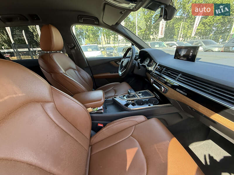 Внедорожник / Кроссовер Audi SQ7 2019 в Виннице