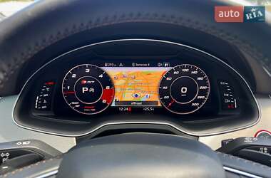 Внедорожник / Кроссовер Audi SQ7 2017 в 
