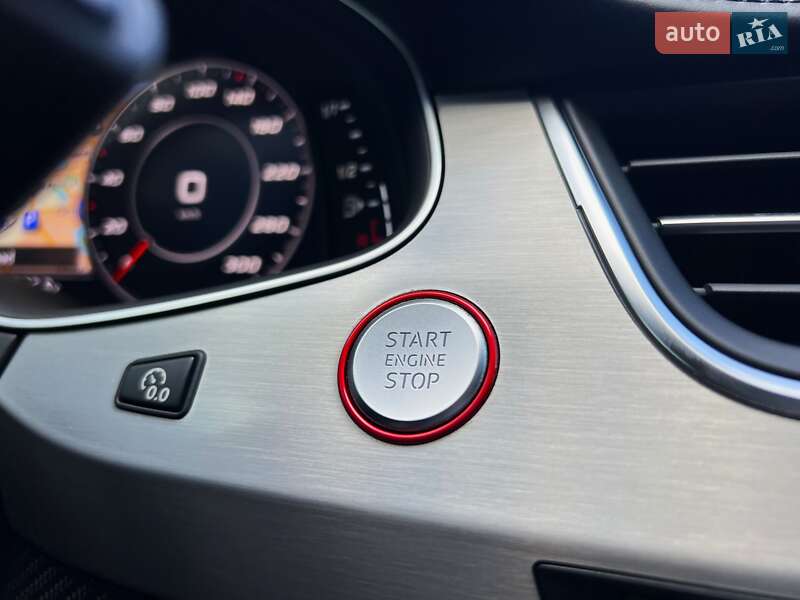 Внедорожник / Кроссовер Audi SQ7 2017 в Киеве