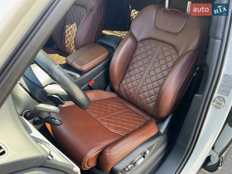Внедорожник / Кроссовер Audi SQ7 2017 в Киеве