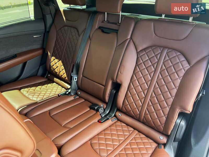 Внедорожник / Кроссовер Audi SQ7 2017 в Киеве