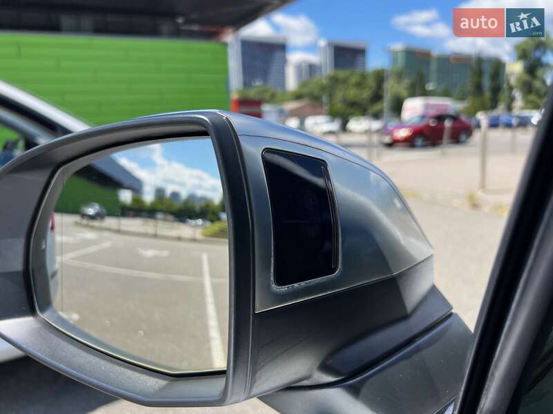 Внедорожник / Кроссовер Audi SQ7 2017 в Киеве