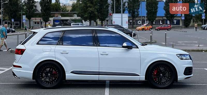 Внедорожник / Кроссовер Audi SQ7 2017 в Киеве