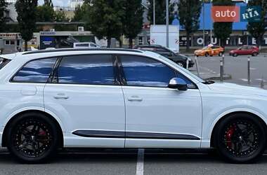 Внедорожник / Кроссовер Audi SQ7 2017 в 