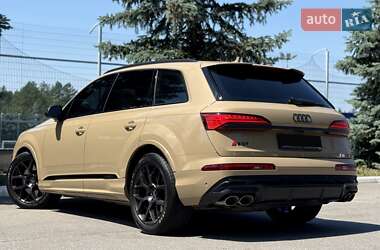 Внедорожник / Кроссовер Audi SQ7 2024 в 