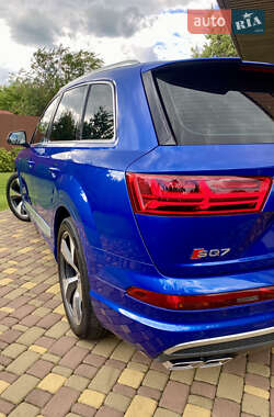 Внедорожник / Кроссовер Audi SQ7 2016 в 