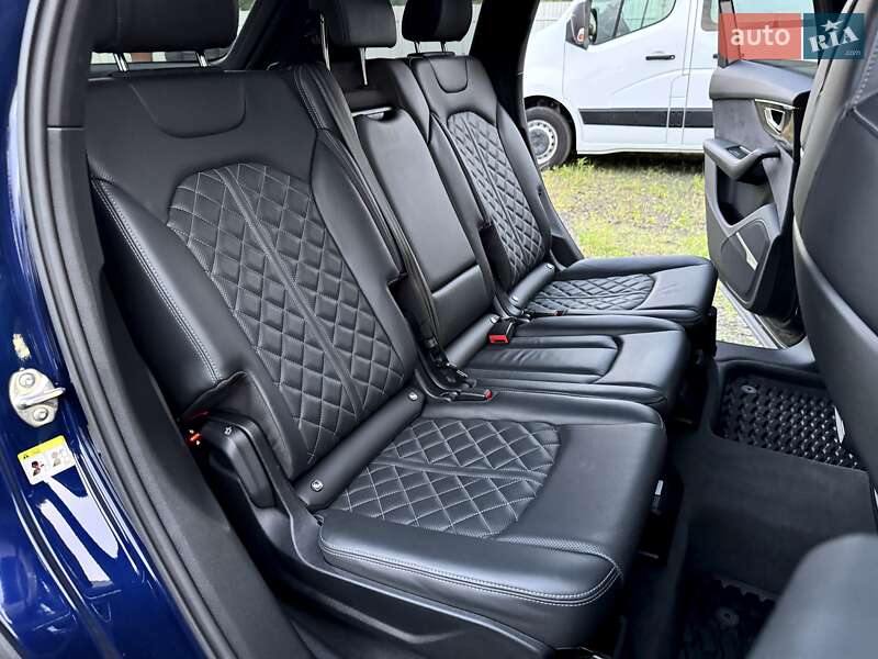 Внедорожник / Кроссовер Audi SQ7 2020 в Луцке