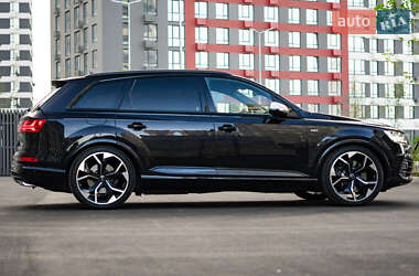 Внедорожник / Кроссовер Audi SQ7 2017 в 