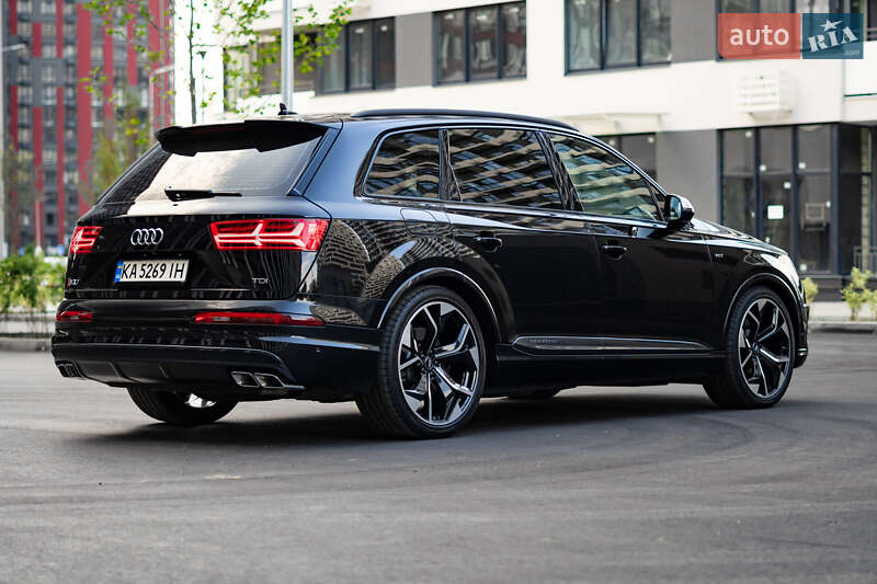 Внедорожник / Кроссовер Audi SQ7 2017 в Киеве