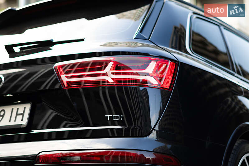 Внедорожник / Кроссовер Audi SQ7 2017 в Киеве