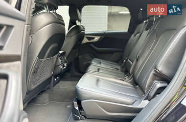 Внедорожник / Кроссовер Audi SQ7 2018 в 
