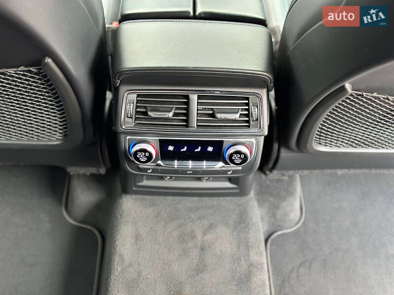 Позашляховик / Кросовер Audi SQ7 2018 в Києві