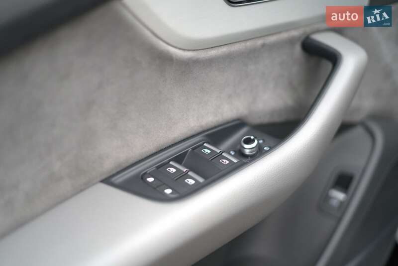 Внедорожник / Кроссовер Audi SQ7 2021 в Луцке