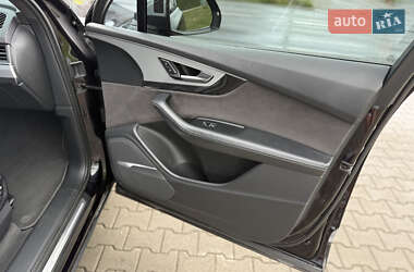 Внедорожник / Кроссовер Audi SQ7 2017 в 