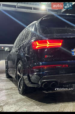 Внедорожник / Кроссовер Audi SQ7 2017 в Киеве