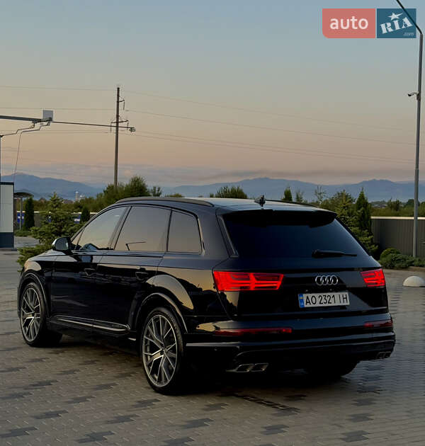 Внедорожник / Кроссовер Audi SQ7 2017 в Хусте