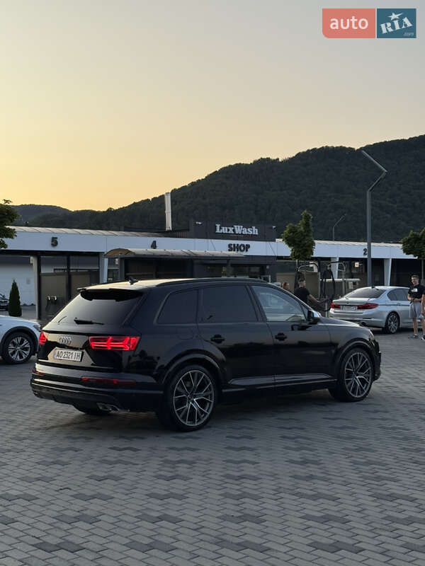 Внедорожник / Кроссовер Audi SQ7 2017 в Хусте