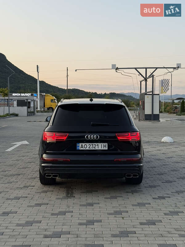 Внедорожник / Кроссовер Audi SQ7 2017 в Хусте