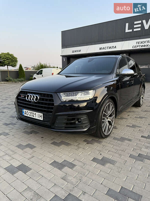 Внедорожник / Кроссовер Audi SQ7 2017 в Хусте