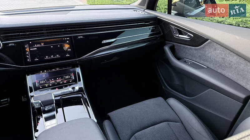 Внедорожник / Кроссовер Audi SQ7 2024 в Львове