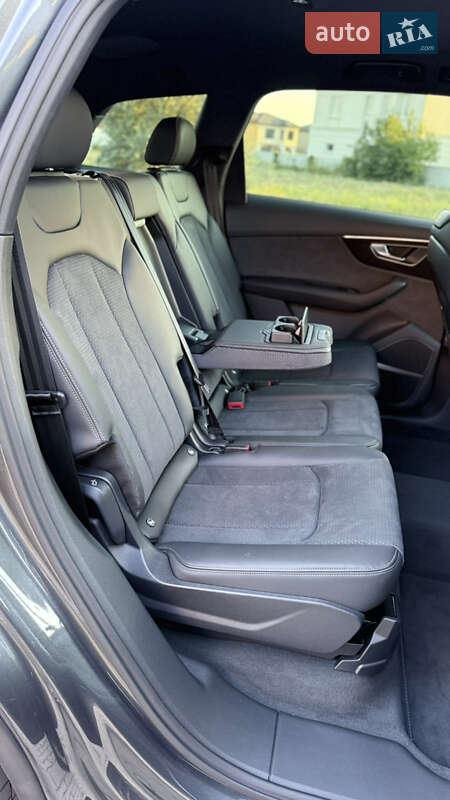 Внедорожник / Кроссовер Audi SQ7 2024 в Львове