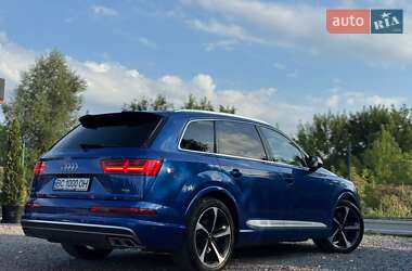Внедорожник / Кроссовер Audi SQ7 2017 в 