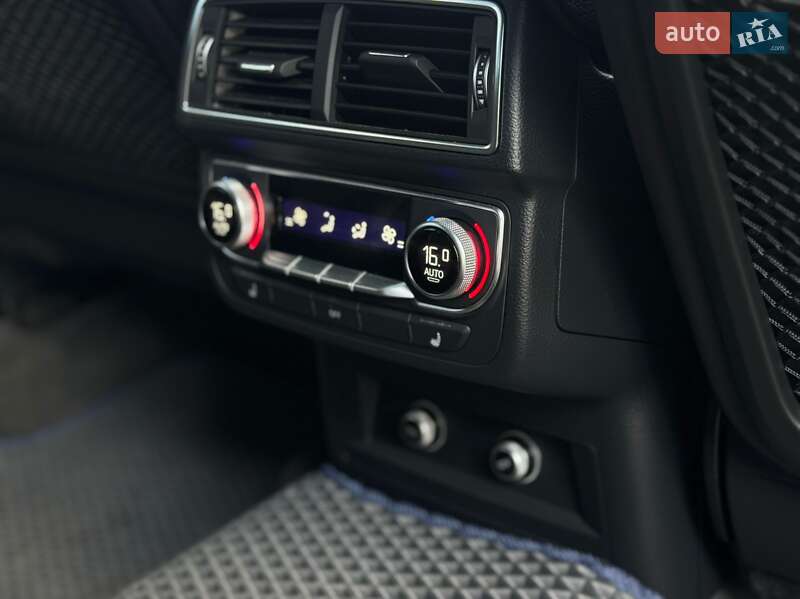 Внедорожник / Кроссовер Audi SQ7 2017 в Львове