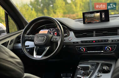 Внедорожник / Кроссовер Audi SQ7 2017 в 