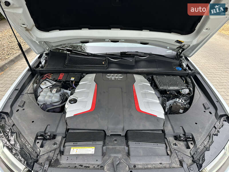 Внедорожник / Кроссовер Audi SQ7 2018 в Одессе
