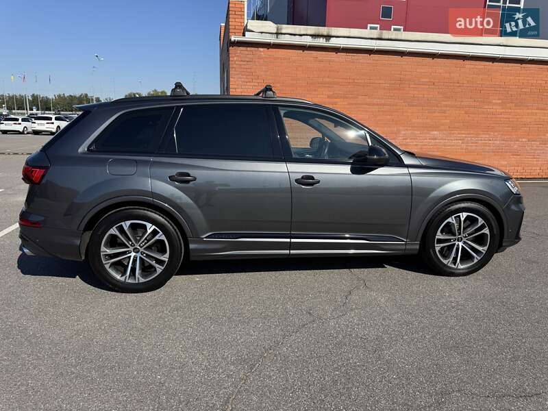 Внедорожник / Кроссовер Audi SQ7 2023 в Киеве