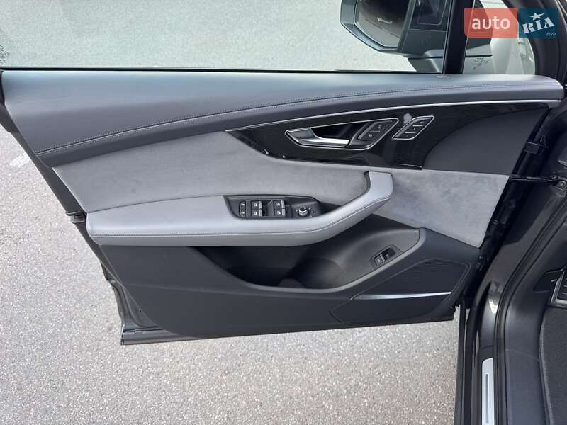 Внедорожник / Кроссовер Audi SQ7 2023 в Киеве