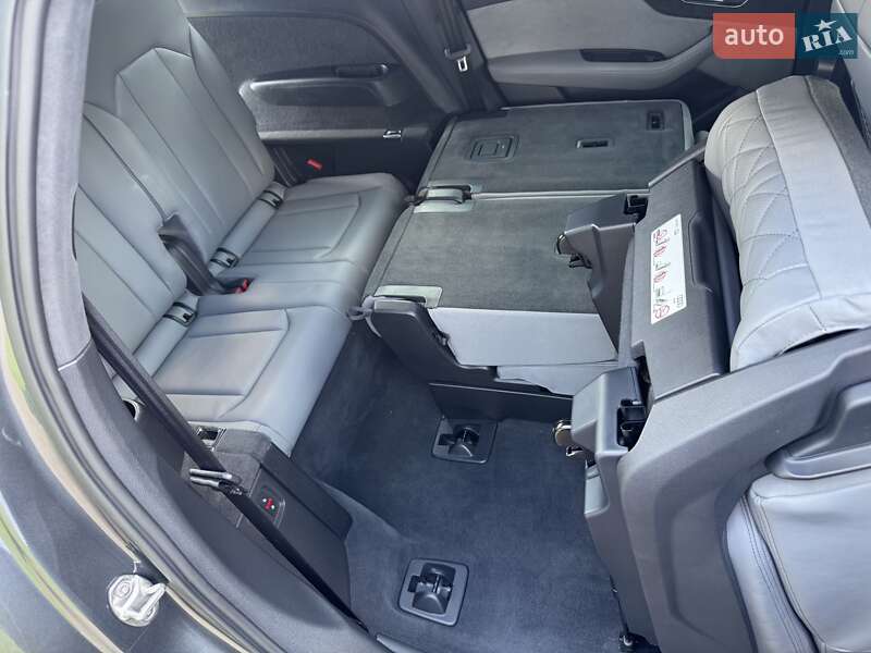 Внедорожник / Кроссовер Audi SQ7 2023 в Киеве