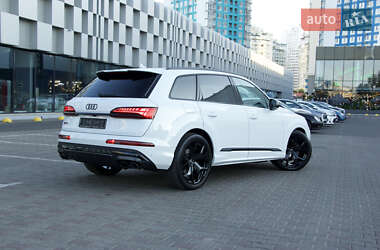 Позашляховик / Кросовер Audi SQ7 2024 в 