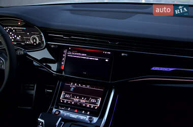 Позашляховик / Кросовер Audi SQ7 2024 в 