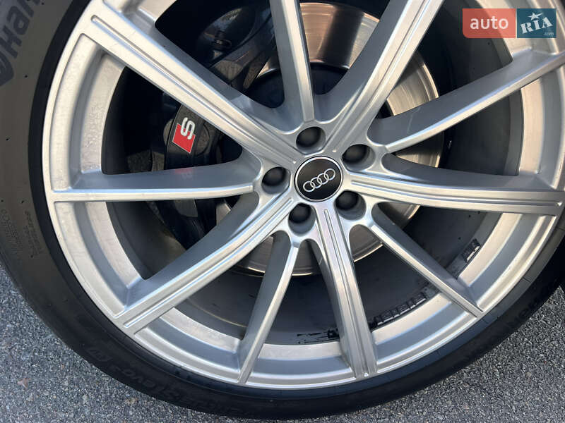 Внедорожник / Кроссовер Audi SQ7 2020 в Запорожье