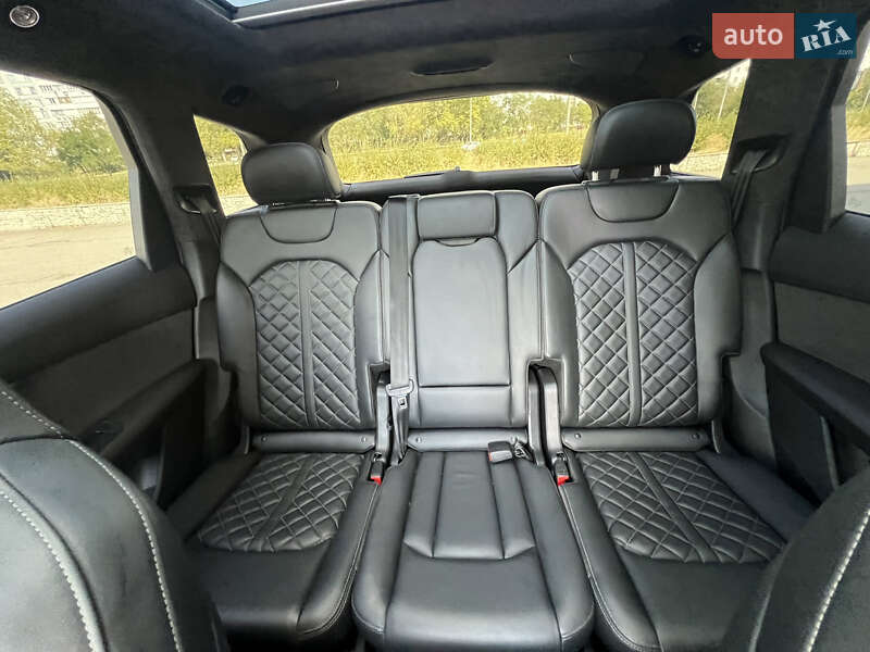 Внедорожник / Кроссовер Audi SQ7 2020 в Запорожье