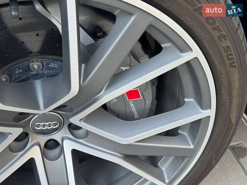 Позашляховик / Кросовер Audi SQ7 2017 в Чернівцях